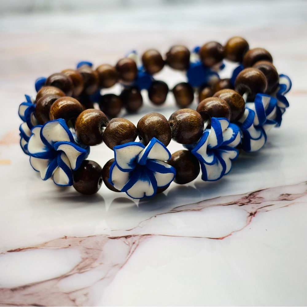 Hawaiian Plumeria Wooden Bead Bracelet with Blue and White Flowers